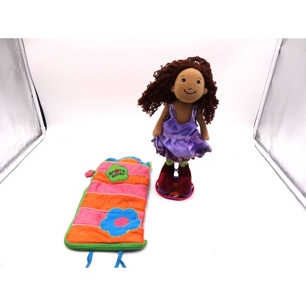 Groovy Girls Doll Solana Tan Skin Manhatt  2001 with Doll Stand and Sleeping Bag